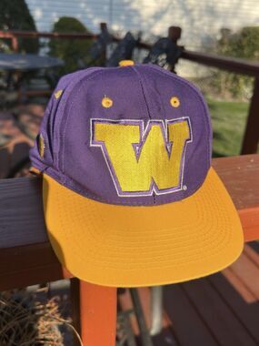 Vintage Washington Huskies Hat Fitted Cap Size 7 1/4 The Game 90s Embroidered